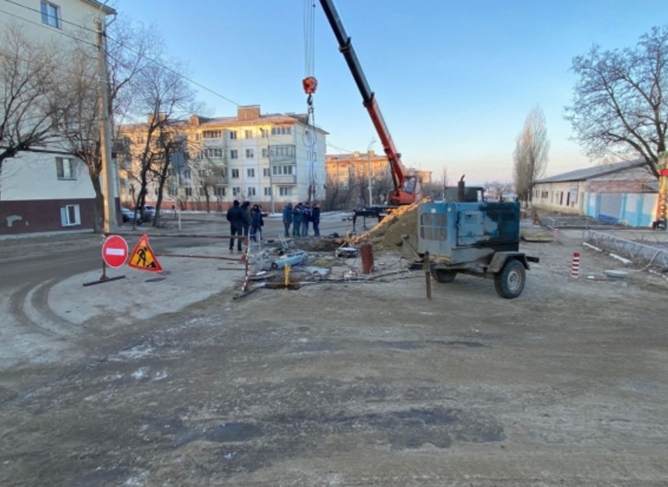 В Камышине Волгоградской области устранили коммунальную аварию на теплопроводе